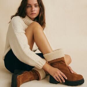 NWOB Voile Blanche Loden Suede Shearling Helled Lug Winter Boots 37 (6-7)